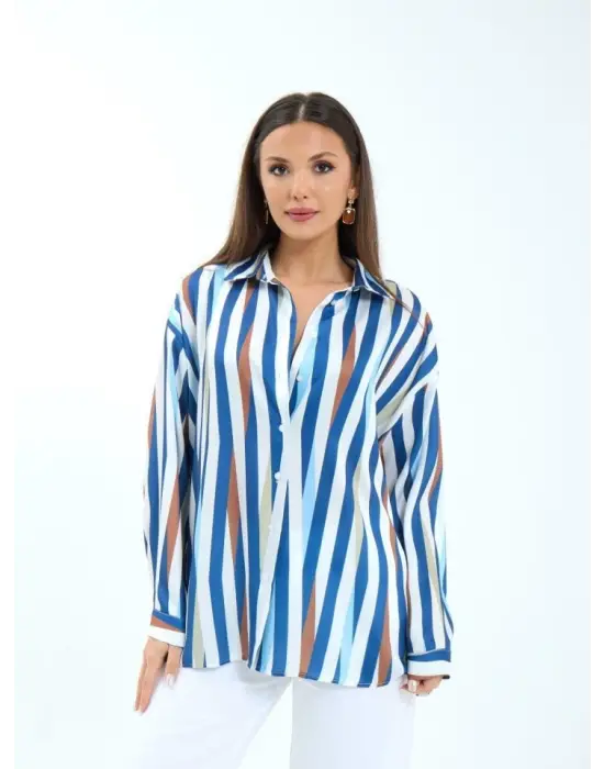 Omarı Şık Dantel Detaylı Kadın Gömlek