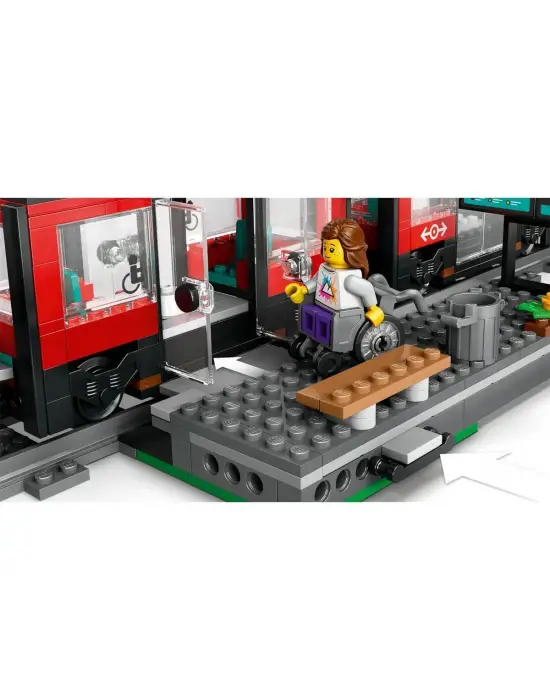 60423 Lego City Şehir Merkezi Tramvay İstasyonu 811 parça +7 yaş