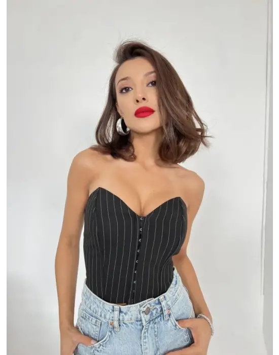 Omarı Siyah Crop Bluz