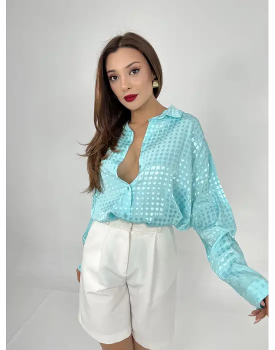 Omarı Şık ve Zarif Tasarımıyla Rahat Gömlek Modelleri