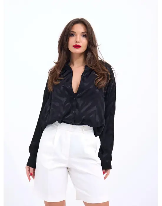 Omarı Gri Sırt Dekolteli Gömlek