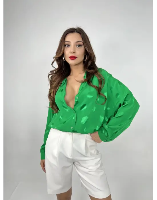 Omarı Yüksek Kaliteli Beyaz Gömlek