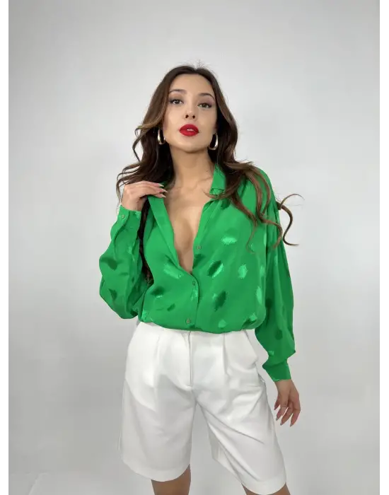 Omarı Yüksek Kaliteli Beyaz Gömlek