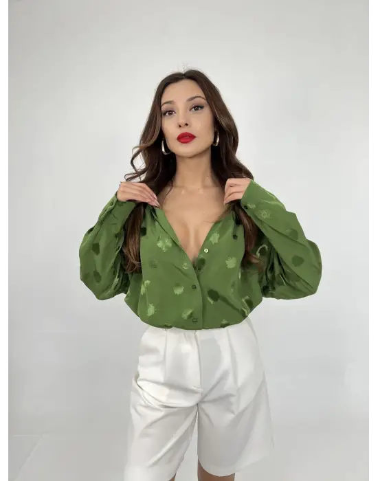 Omarı Şık ve Şehirli Kot Gömlek