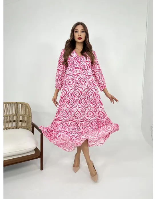 Omarı Şık ve Zarif Siyah Elbise