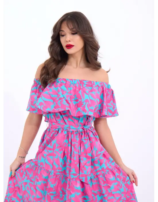 Omarı Şık ve Zarif Dantel Detaylı Elbise