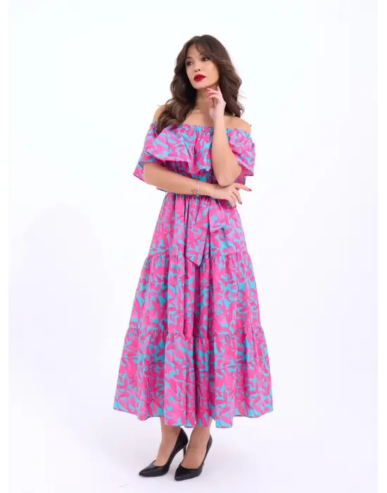 Omarı Şık ve Zarif Dantel Detaylı Elbise