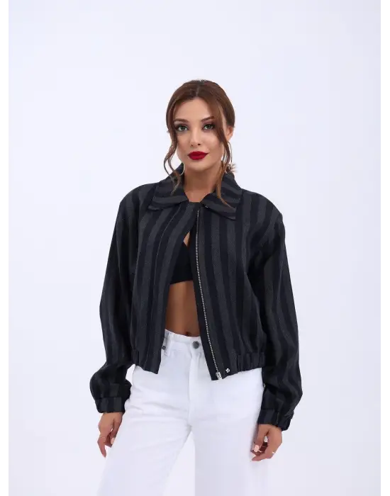 Omarı Şıklığı ile Öne Çıkan Lacivert İnce Mont