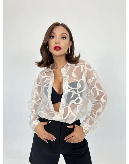 Omarı Modern ve Şık Bologna Gömlek