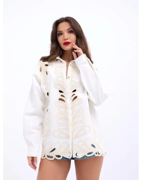 Omarı Yumuşak Pamuklu Beyaz Gömlek