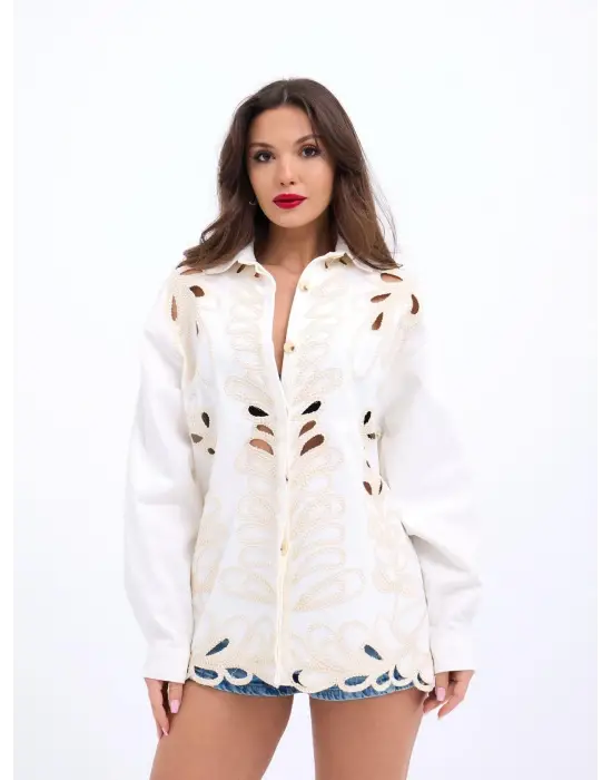 Omarı Yumuşak Pamuklu Beyaz Gömlek