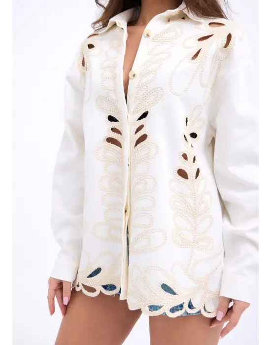 Omarı Yumuşak Pamuklu Beyaz Gömlek