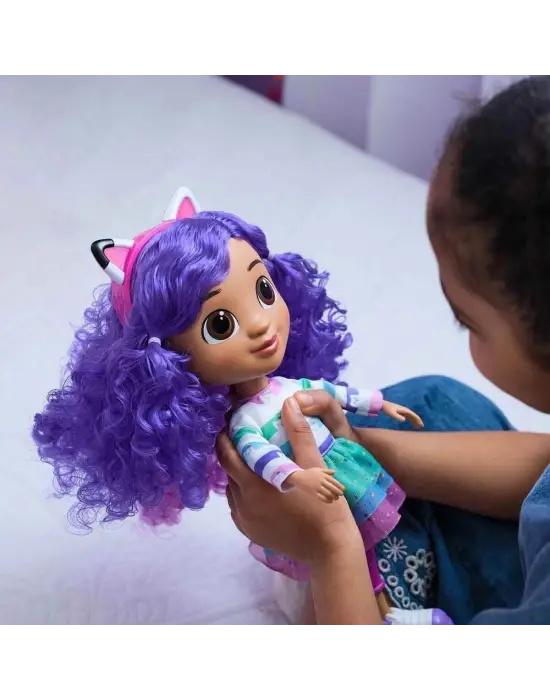 70859 SUN-SPM-FİGÜR GABBY S DOLLHOUSE ŞARKI SÖYLEYEN BEBEK SESLİ 30CM