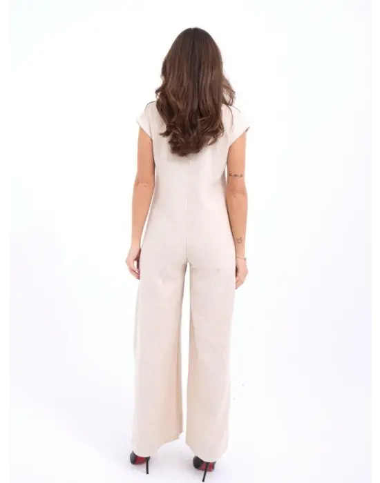 Omarı Yazın Rahatlığını Keşfedin: Bej Tulum Modası