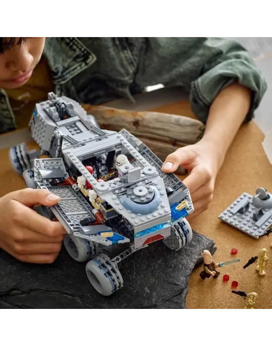 75413 Lego Benorra - Republic Juggernaut 813 parça +9 yaş