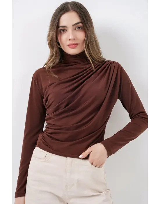 Sofistike Büzgü Detaylı Sandy Bluz