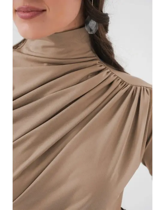 925 Büzgü Detaylı Sandy Bluz - Bej