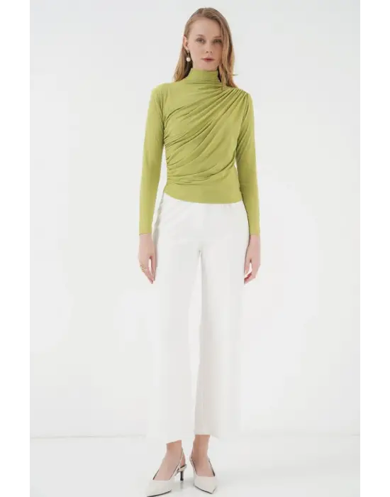 Göz Alıcı Büzgü Detaylı Sandy Bluz