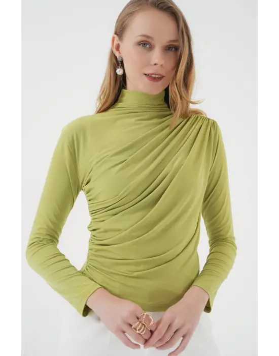 Göz Alıcı Büzgü Detaylı Sandy Bluz