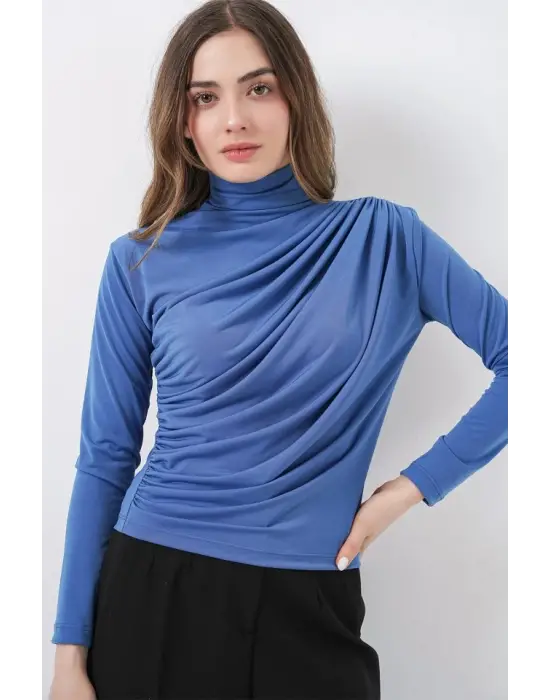 Etkileyici Sandy Bluz