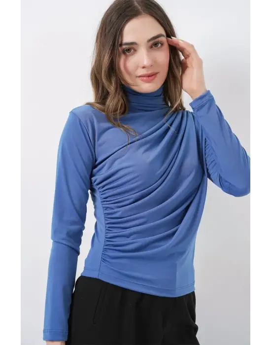 Etkileyici Sandy Bluz