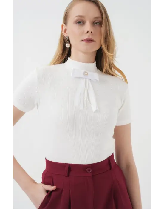 926 Yaka Detaylı Kısa Kol Bluz - Beyaz