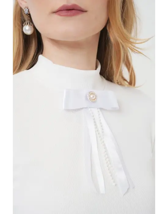 926 Yaka Detaylı Kısa Kol Bluz - Beyaz