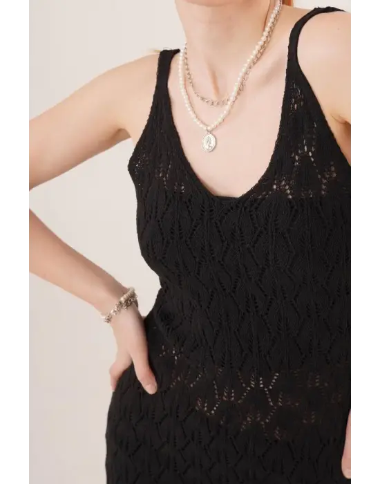 Omarı Şık Püsküllü Siyah Elbise