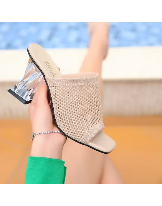 Omarı Şeffaf Topuklu Terlik - Yazın Stiline Eşsiz Bir Dokunuş