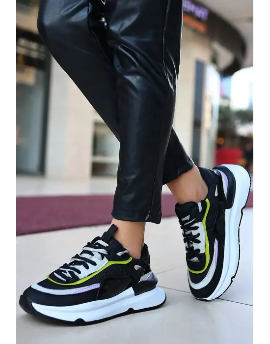 Aleh Siyah Cilt Lila Detaylı Spor Ayakkabı