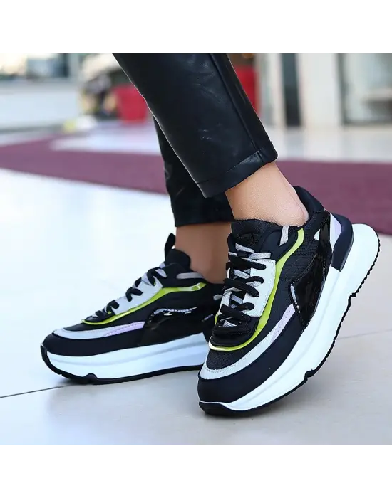 Aleh Siyah Cilt Lila Detaylı Spor Ayakkabı