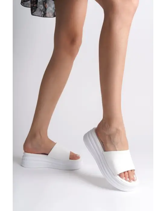 Modern Rahat Tabanlı Beyaz Bayan Terlik