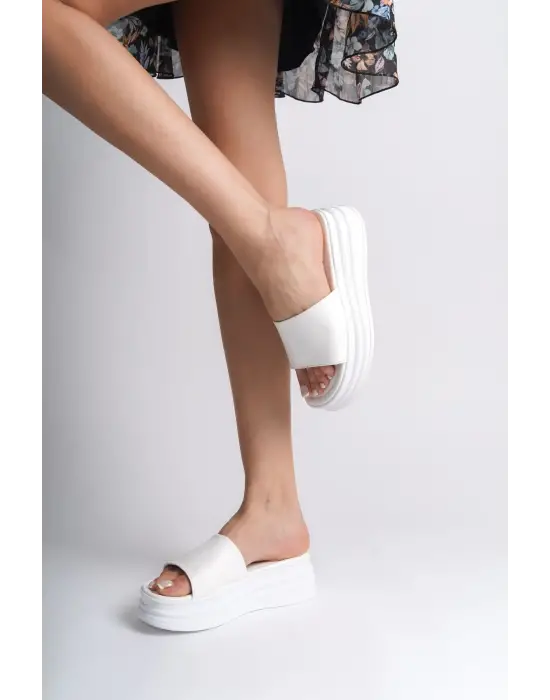 Modern Rahat Tabanlı Beyaz Bayan Terlik
