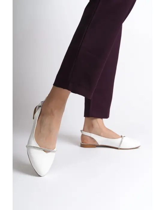 Şık Bayan Babet Ayakkabı Taş Detaylı CKısa Topuk - Beyaz