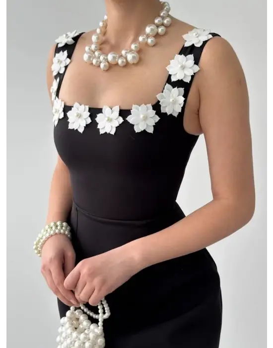 Omarı Zarif Çiçek Detaylı Elbise