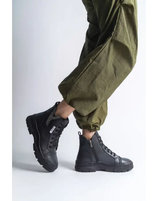 Rahat Tabanlı Bağcıklı Bot