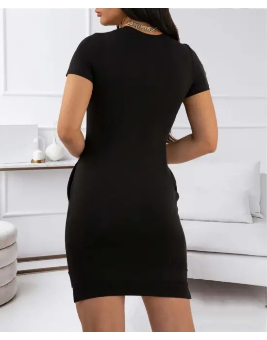 Omarı Yazın Enerjisini Yansıtan Ananas Desenli Elbise