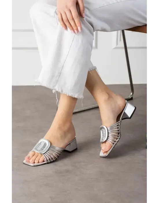 Omarı Rahatlık ve Şıklıkta Zirve Anca Rugan Topuklu Terlik