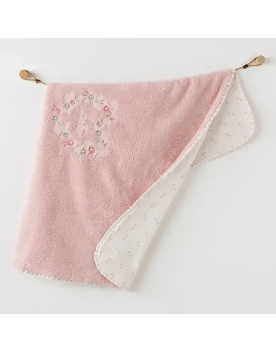 Omarı Sevimli ve Şık Pembe Battaniye 90x85 Boyutunda