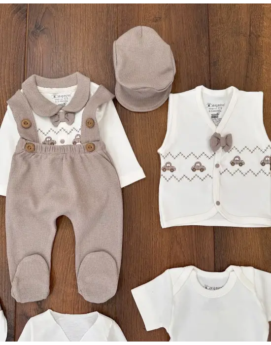 Araba Desenli Papyonlu 10 Parça Erkek Bebek Hastane Çıkışı Kutulu %100 Pamuk