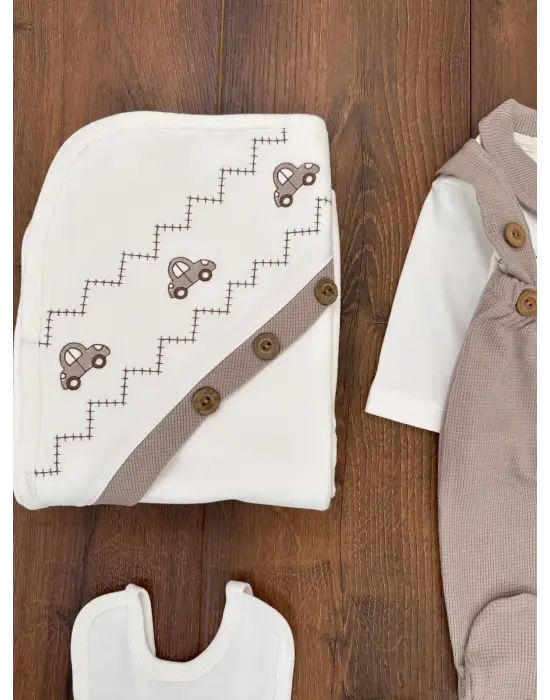 Araba Desenli Papyonlu 10 Parça Erkek Bebek Hastane Çıkışı Kutulu %100 Pamuk