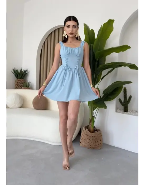 Omarı Şık ve Zarif Büzgü Detaylı Elbise