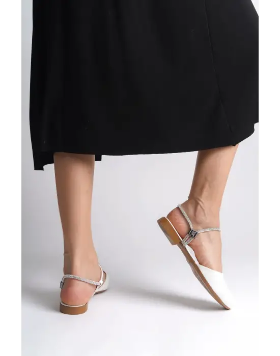 Minimal Topuklu Beyaz Babet Ayakkabı