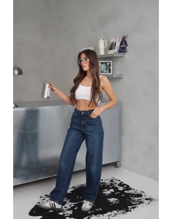 Arkadan tokalı jeans pantolon