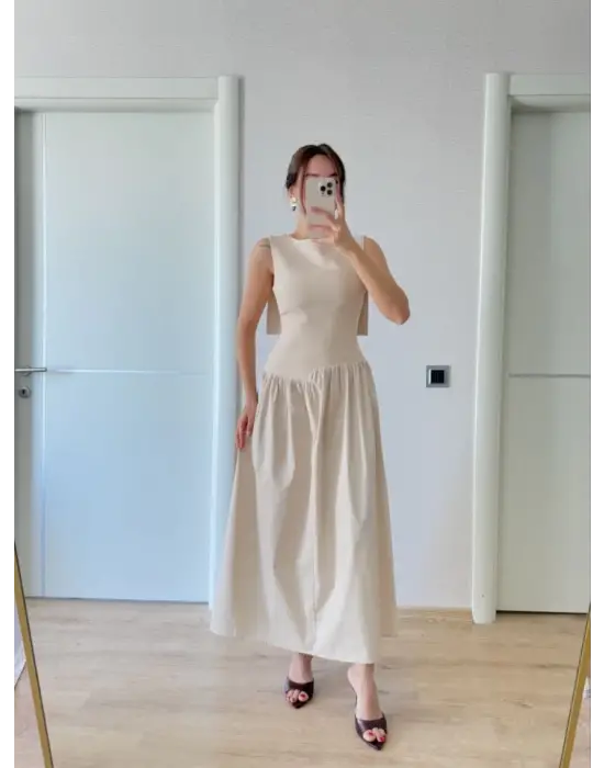 Arkası Kanatlı Uzun Elbise- Bej