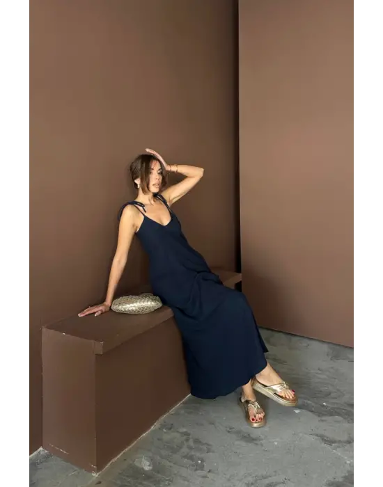 ASKILI UZUN SALAŞ MÜSLİN ELBİSE - Lacivert