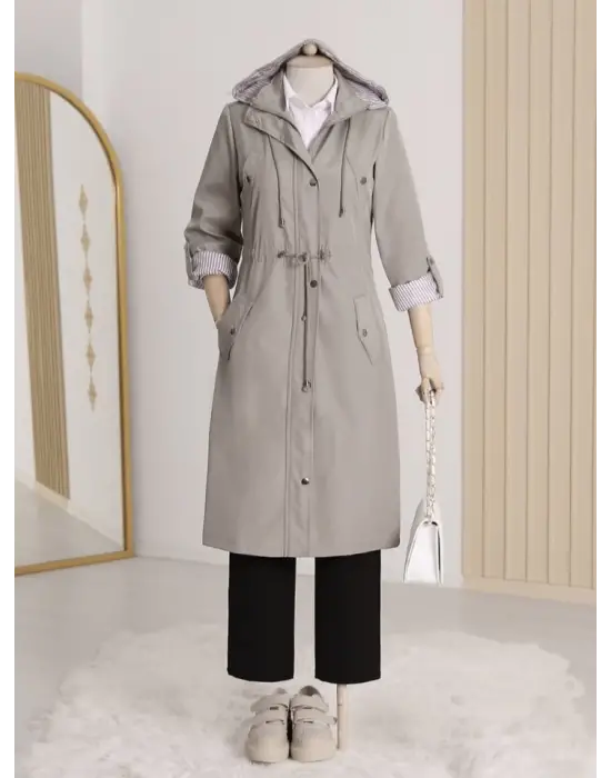 Omarı Çizgili Gri Trençkot