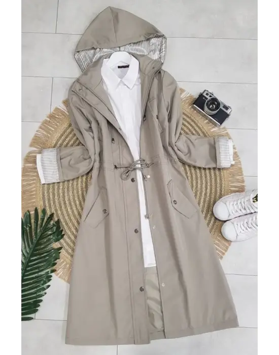 Omarı Çizgili Gri Trençkot