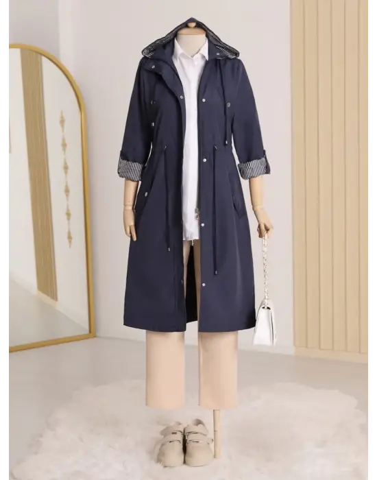 Omarı Çizgili Desenli Şık Trençkot