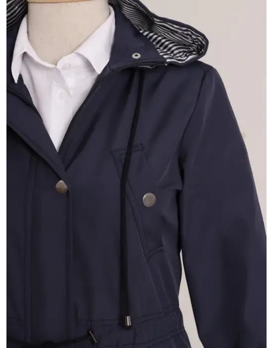 Omarı Çizgili Desenli Şık Trençkot